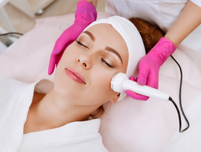 Você tem uma clínica de estética ou atende na área e sente que poderia ter muito mais clientes se as pessoas soubessem dos seus resultados incríveis?